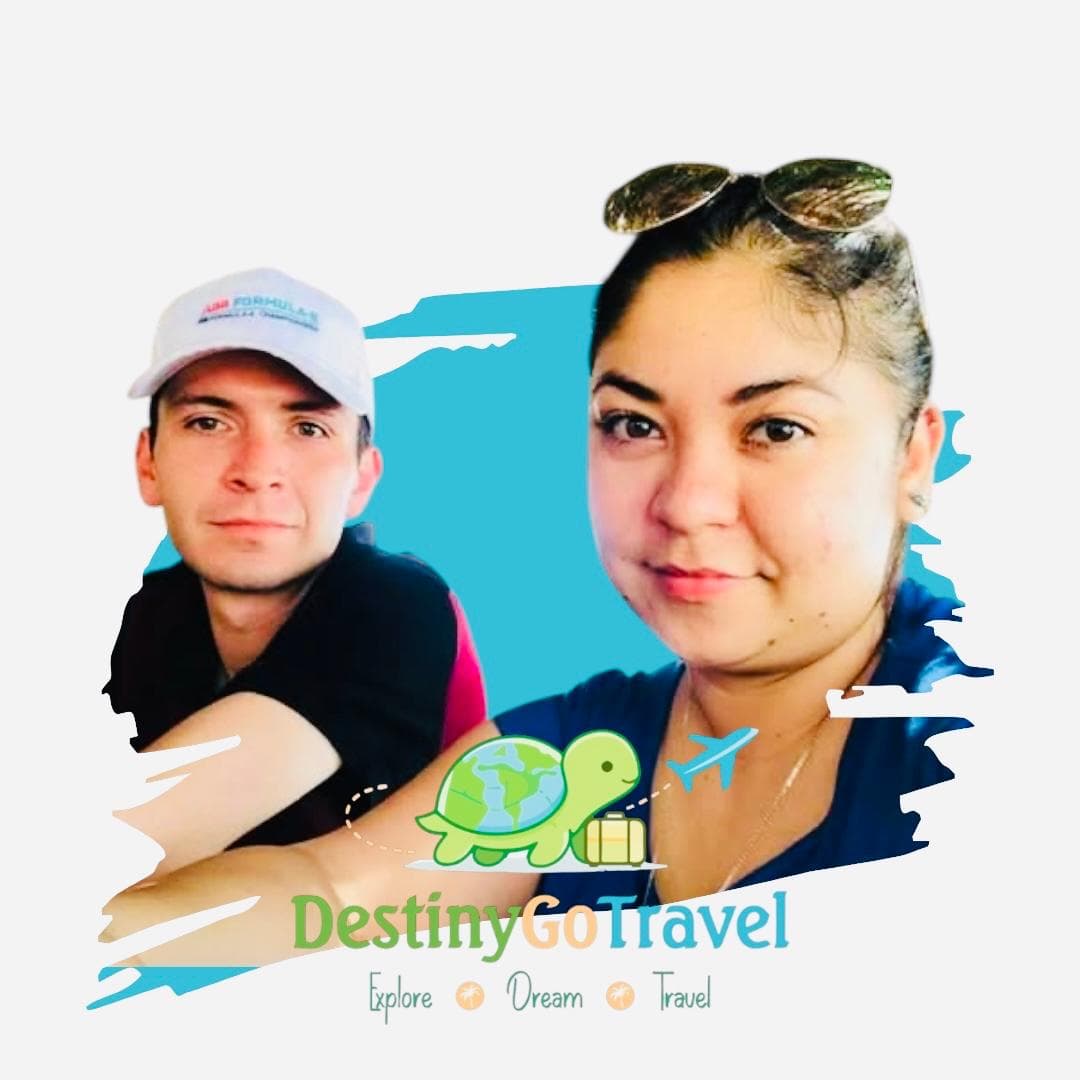 Omar Tzallan y Gabriela Camacho, los agentes de Destiny Go Travel Agency
